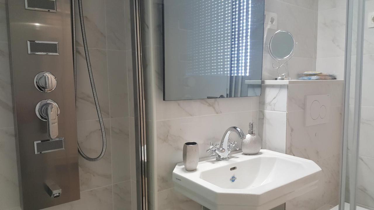 E&e 4* Arena Stozice Apartman Ljubljana